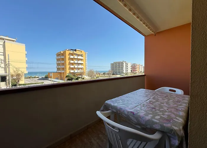 F011 - Fano, Trilocale Vista Mare Con Balcone *